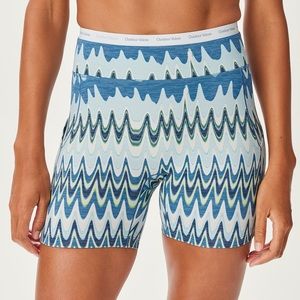 TechSweat™ Thrive 5" Short in Polar Helios L